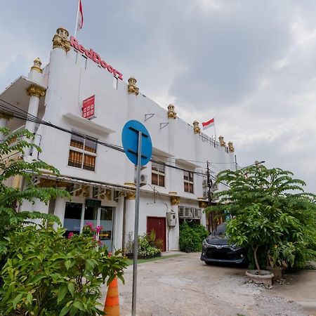 Reddoorz Syariah Near Universitas Borobudur Jakarta Exterior foto