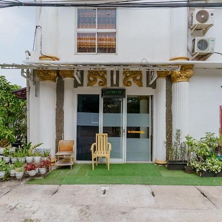Reddoorz Syariah Near Universitas Borobudur Jakarta Exterior foto