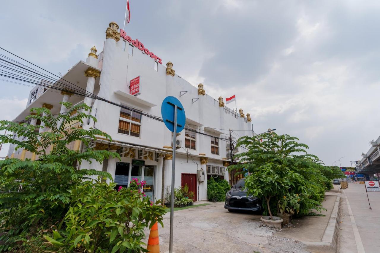Reddoorz Syariah Near Universitas Borobudur Jakarta Exterior foto