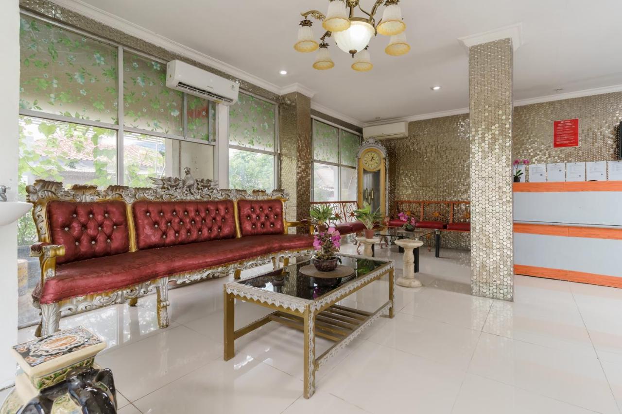 Reddoorz Syariah Near Universitas Borobudur Jakarta Exterior foto