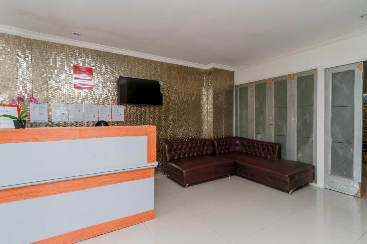 Reddoorz Syariah Near Universitas Borobudur Jakarta Exterior foto