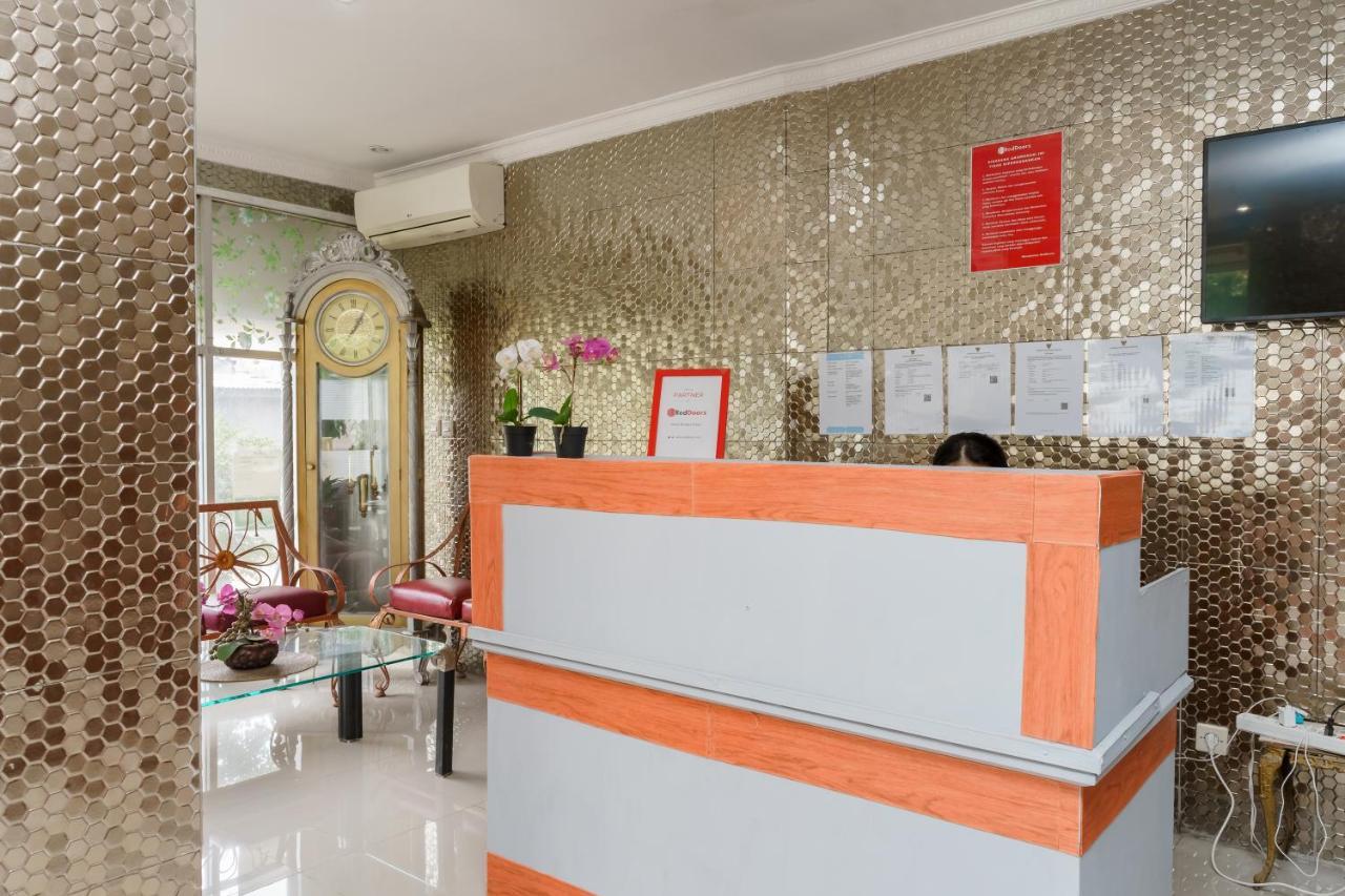 Reddoorz Syariah Near Universitas Borobudur Jakarta Exterior foto