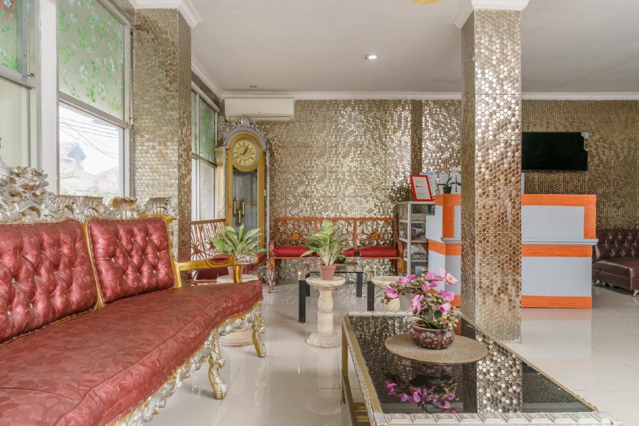 Reddoorz Syariah Near Universitas Borobudur Jakarta Exterior foto